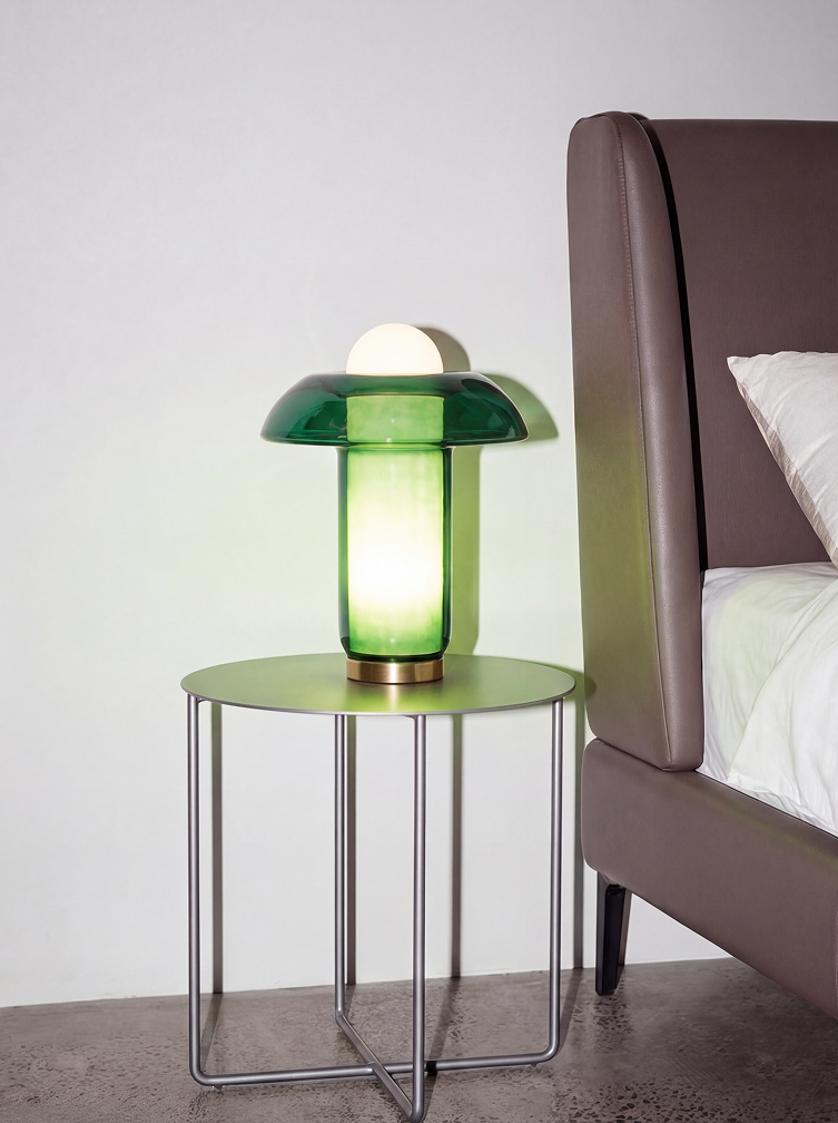 "Nifirium" Table Lamp